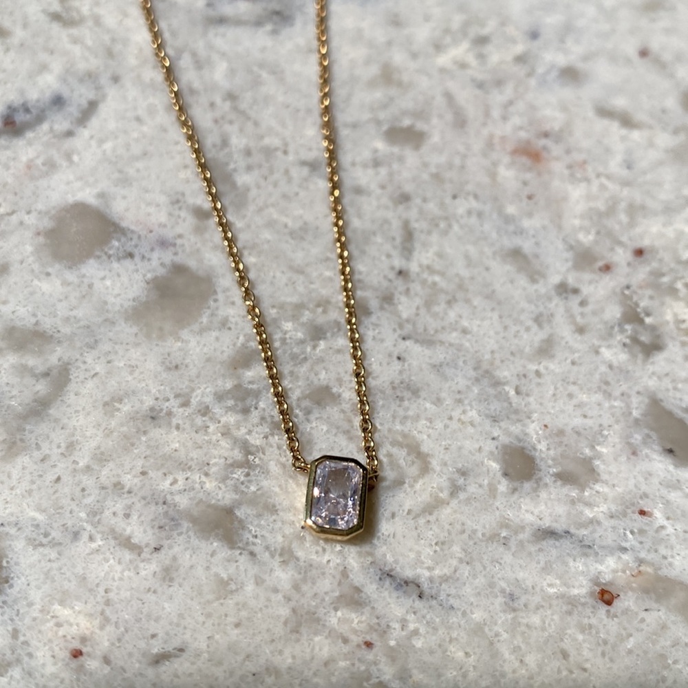 Kendra Scott gold triple layering chains. - Picture 11 of 13